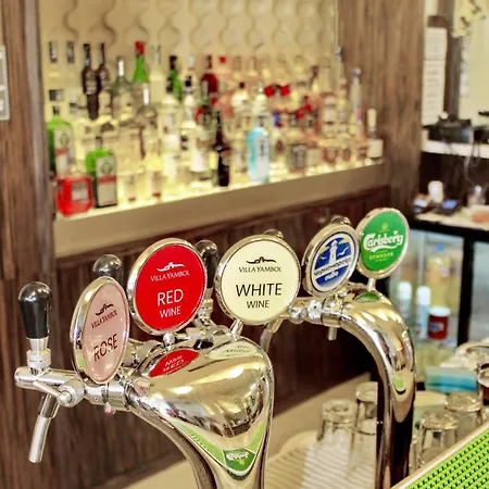 巴塞罗皇家海滩酒店 度假村 阳光海滩